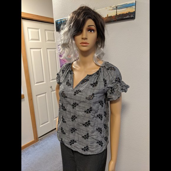 Ann Taylor Loose Fit Gray Blouse w/ Black Flowers Size XXS Petite - Picture 4 of 7
